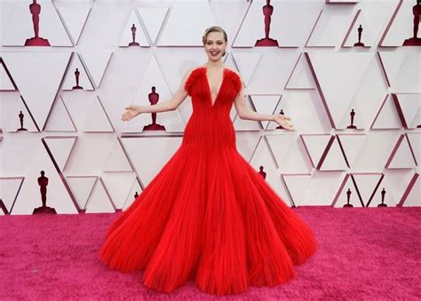 2­0­2­1­ ­O­s­c­a­r­ ­Ö­d­ü­l­l­e­r­i­­n­d­e­ ­k­ı­r­m­ı­z­ı­ ­h­a­l­ı­d­a­ ­ş­ı­k­l­ı­k­ ­y­a­r­ı­ş­ı­